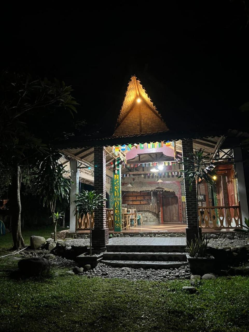 Pongo Guest House & Jungle Trekking Bukit Lawang Extérieur photo