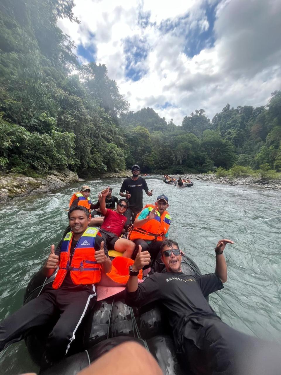 Pongo Guest House & Jungle Trekking Bukit Lawang Extérieur photo